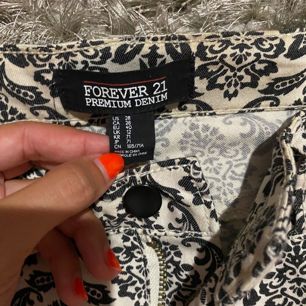 Patterned Skinny Jeans Black and White